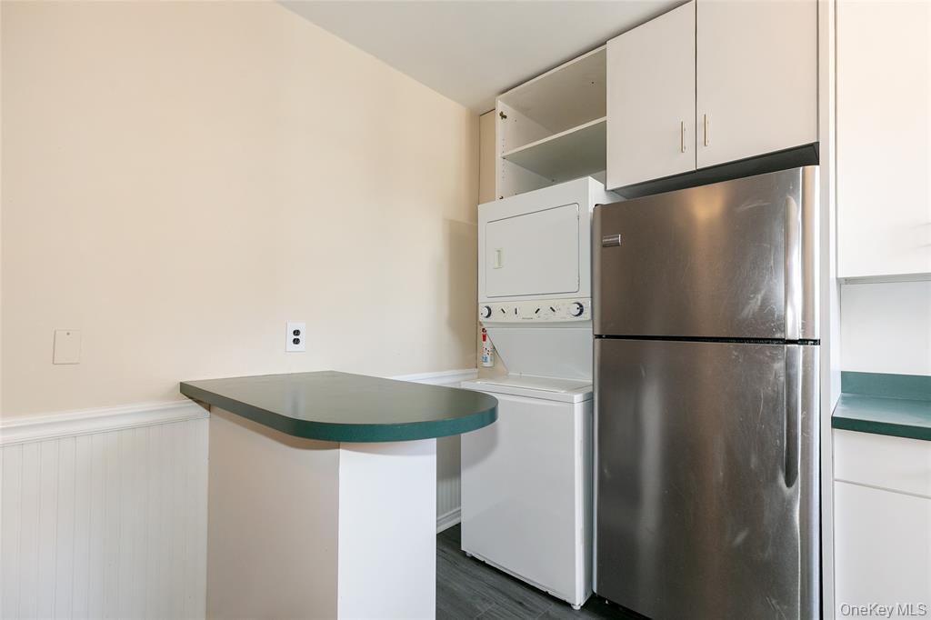 #19 photo, 2 Townhouse Place, Great Neck , NY 11021