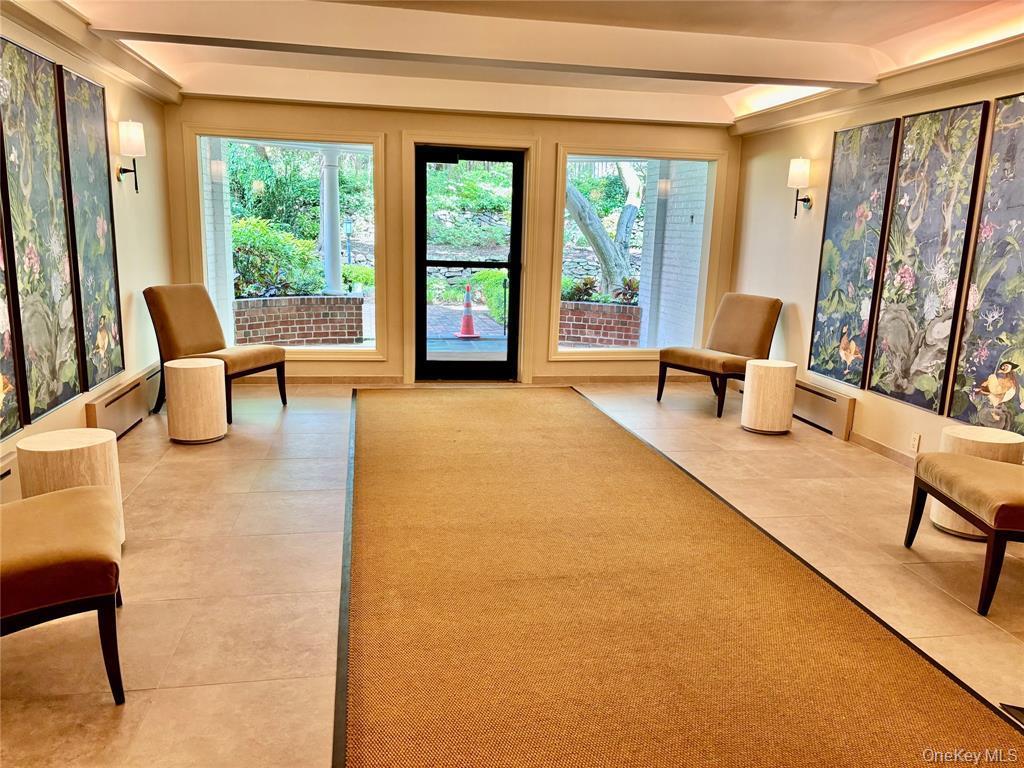 #4 photo, 2 Townhouse Place, Great Neck , NY 11021