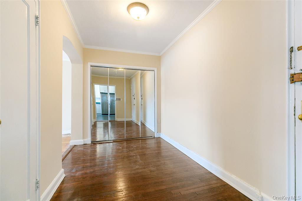 #6 photo, 2 Townhouse Place, Great Neck , NY 11021