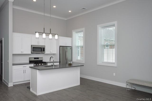 #4 photo, 75 Circle Drive, サフォーク郡 Central Islip , NY 11722