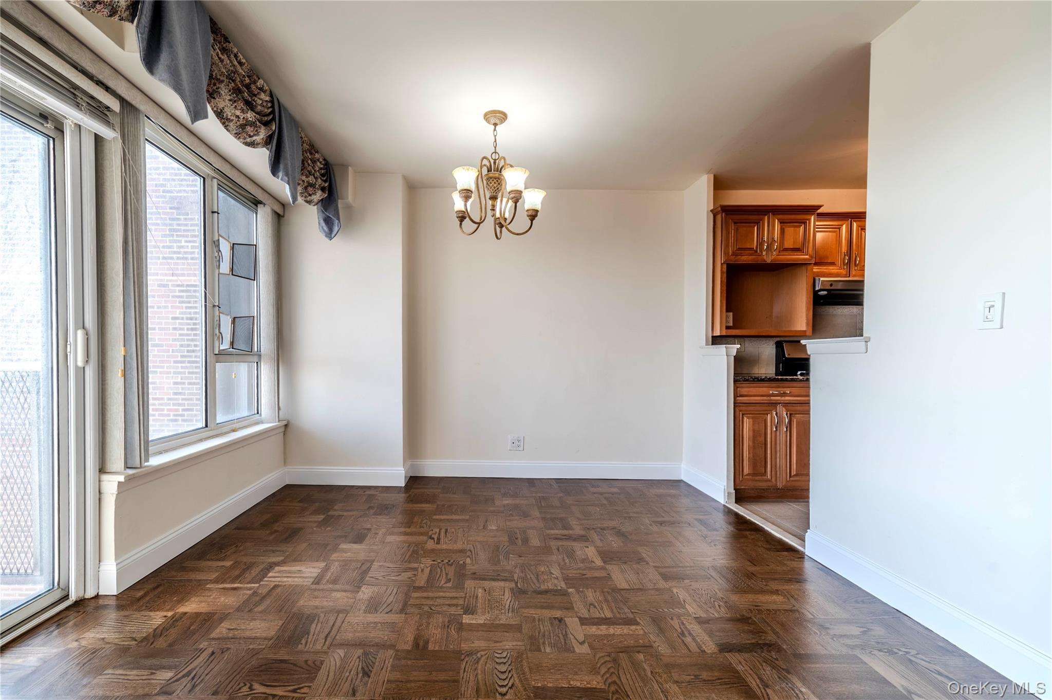 #19 photo, 166-25 Powells Cove Boulevard, Whitestone , NY 11357