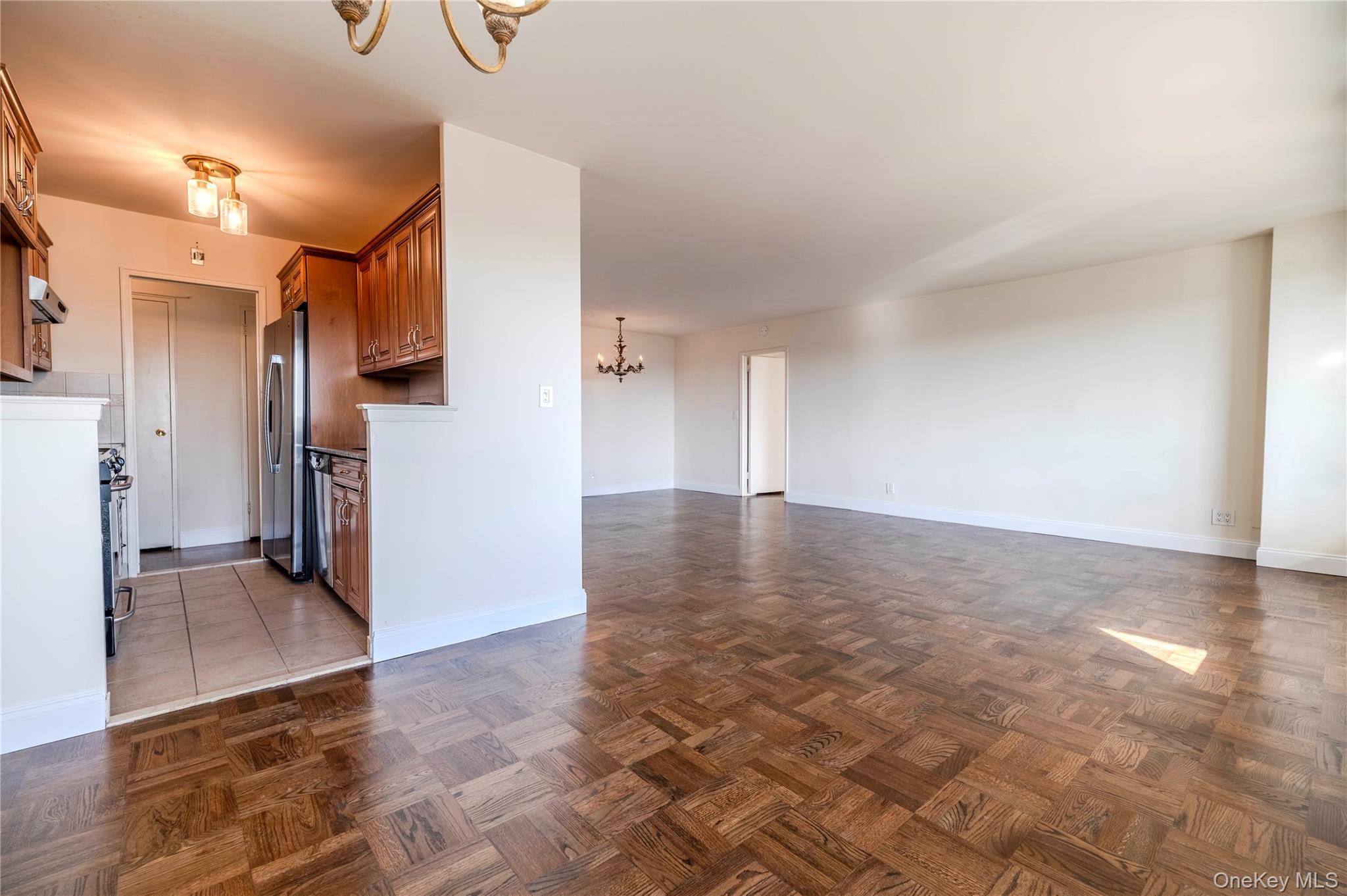 #20 photo, 166-25 Powells Cove Boulevard, Whitestone , NY 11357