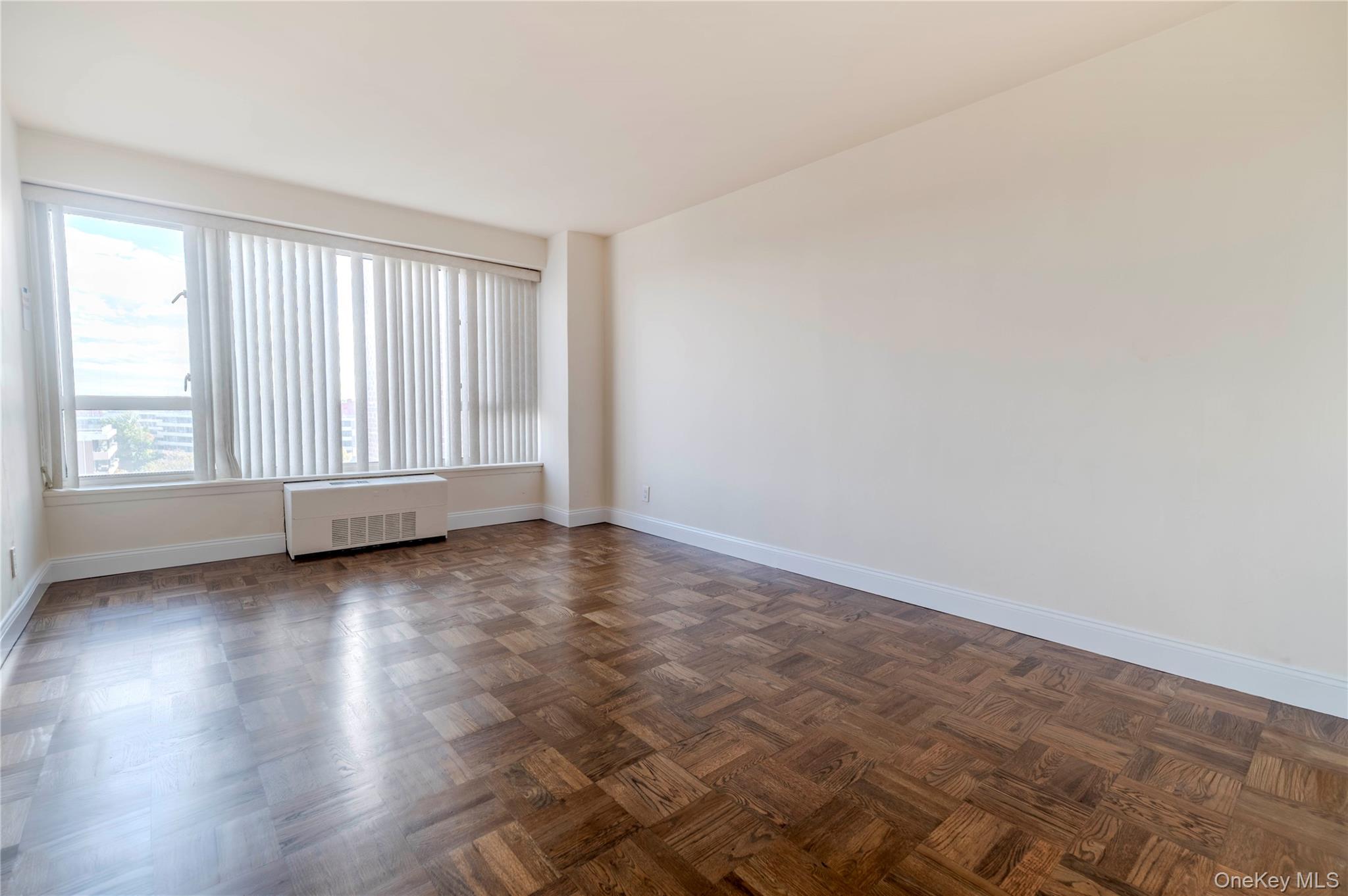 #8 photo, 166-25 Powells Cove Boulevard, Whitestone , NY 11357