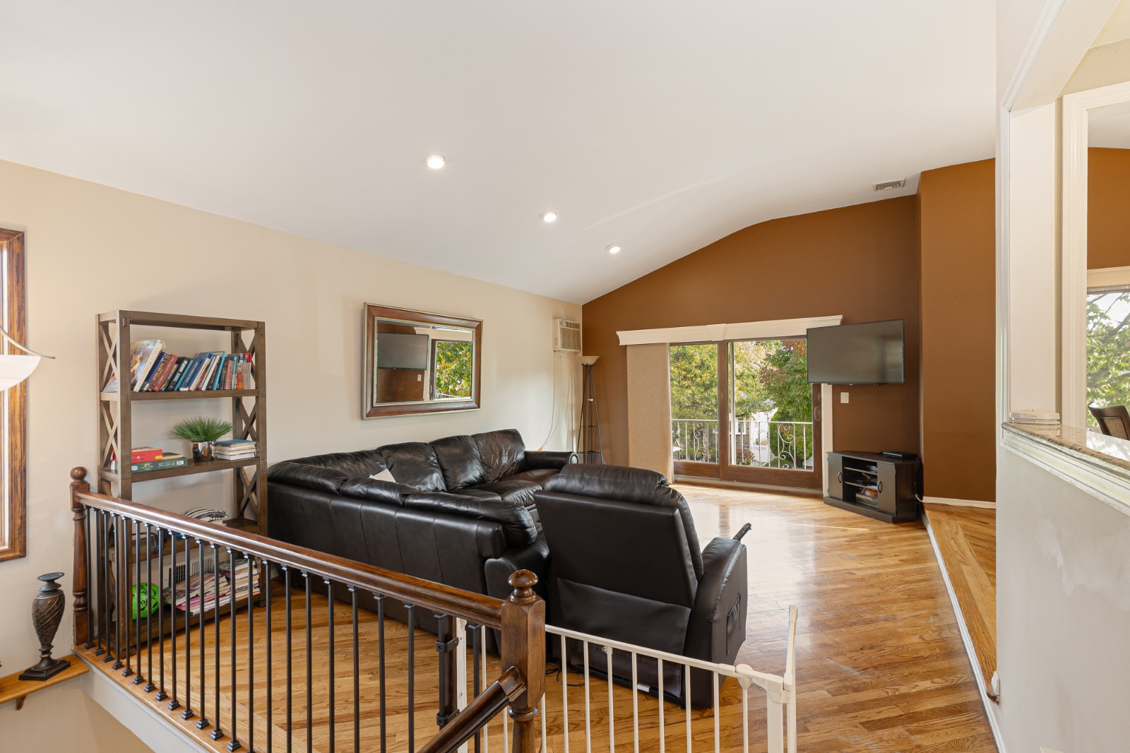 #11 photo, 27 Ashland Ave E, スタテンアイランド Staten Island , NY 10312