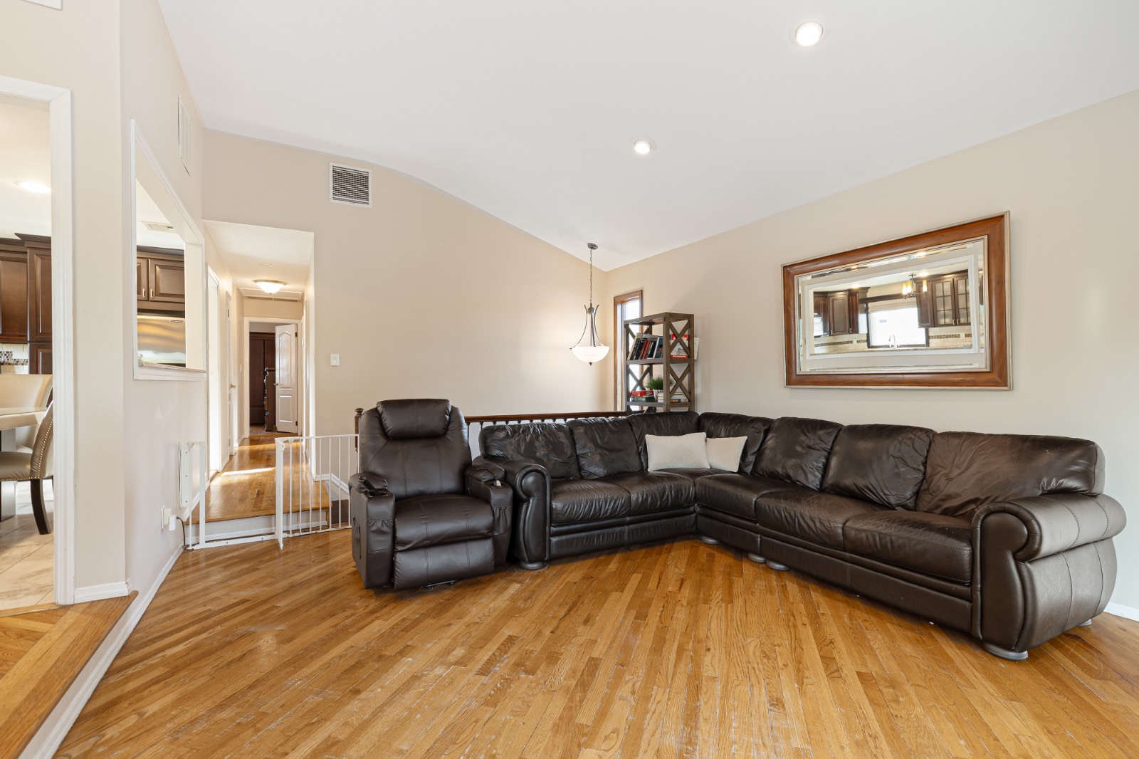 #16 photo, 27 Ashland Ave E, スタテンアイランド Staten Island , NY 10312