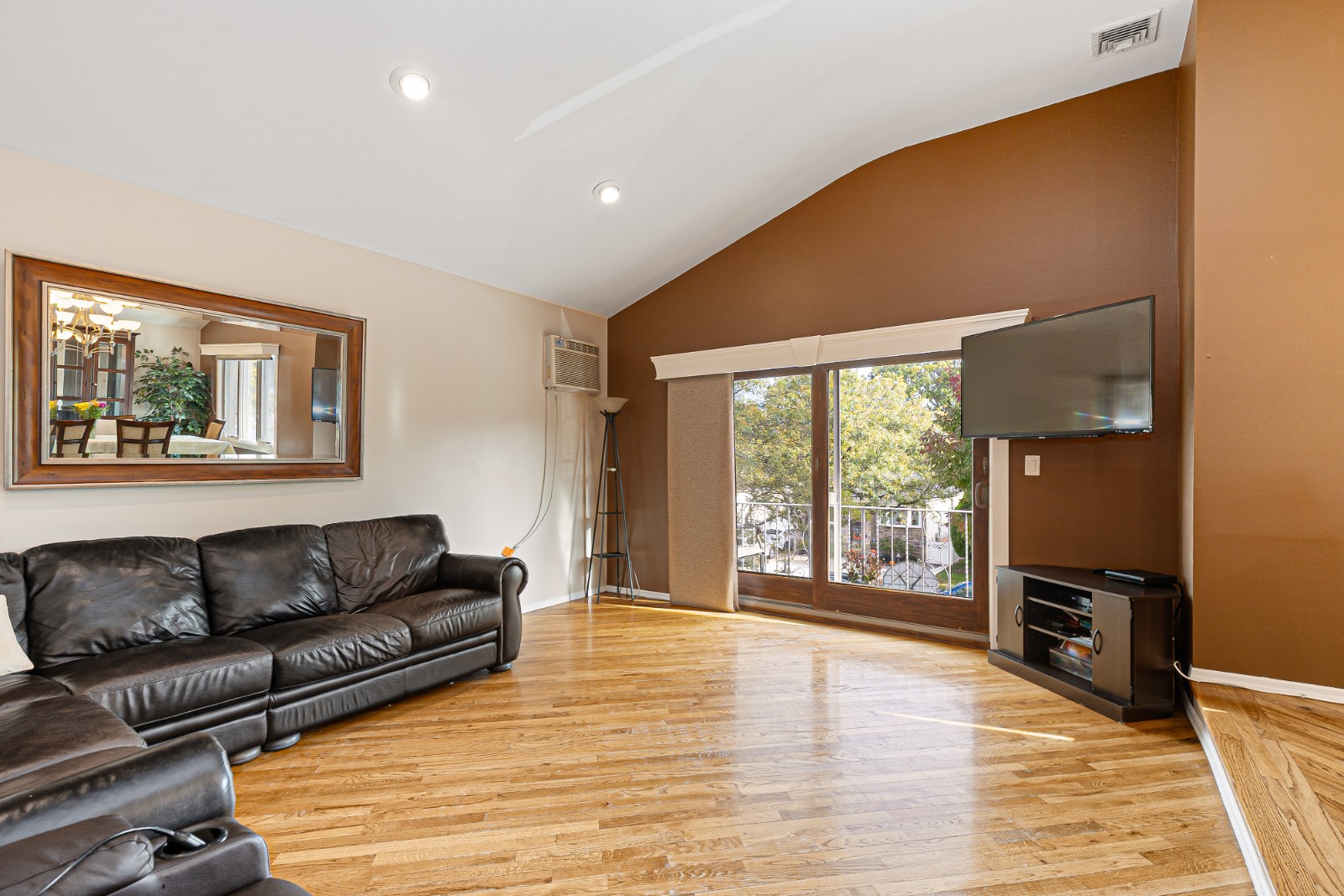 #9 photo, 27 Ashland Ave E, スタテンアイランド Staten Island , NY 10312