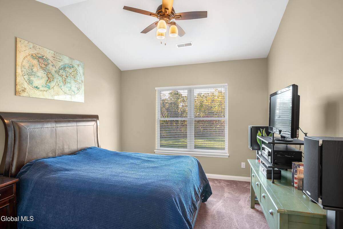 #12 photo, 17 Krug Place, Cohoes , NY 12047