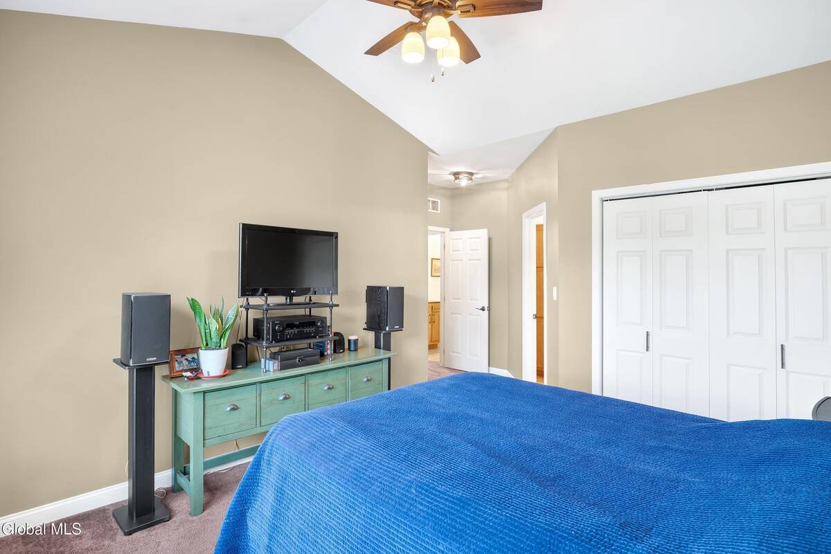 #13 photo, 17 Krug Place, Cohoes , NY 12047