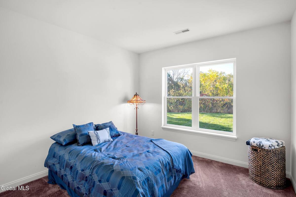 #16 photo, 17 Krug Place, Cohoes , NY 12047