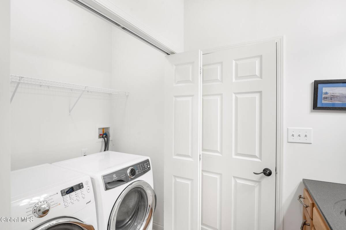 #19 photo, 17 Krug Place, Cohoes , NY 12047