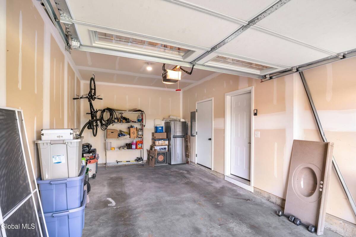 #24 photo, 17 Krug Place, Cohoes , NY 12047