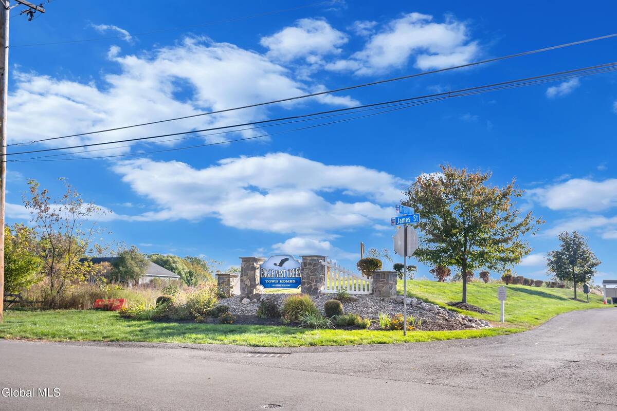 #26 photo, 17 Krug Place, Cohoes , NY 12047