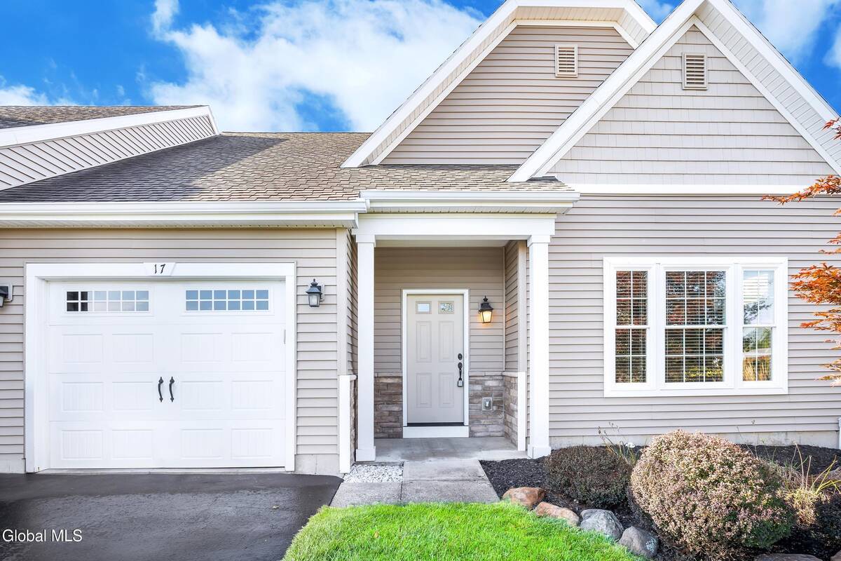 #4 photo, 17 Krug Place, Cohoes , NY 12047