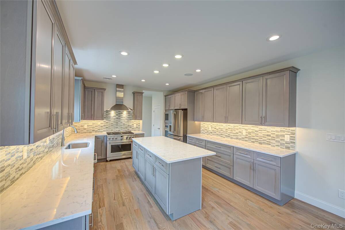 #10 photo, 176 (Birmingham) Southern Boulevard, サフォーク郡 Nesconset , NY 11767