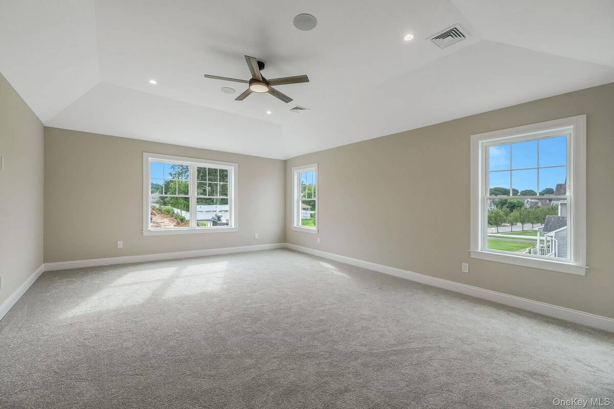 #14 photo, 176 (Dorchester) Southern Boulevard, サフォーク郡 Nesconset , NY 11767