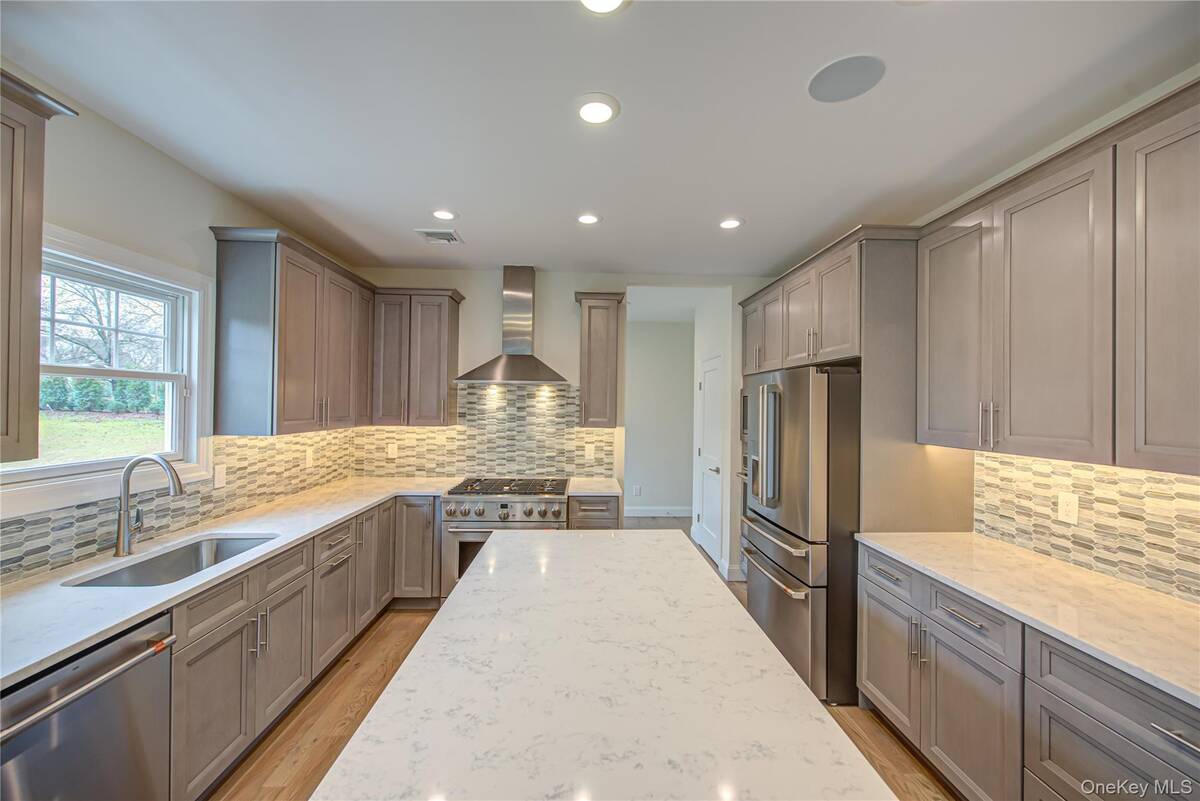 #12 photo, 176 (Birmingham Plus) Southern Boulevard, サフォーク郡 Nesconset , NY 11767