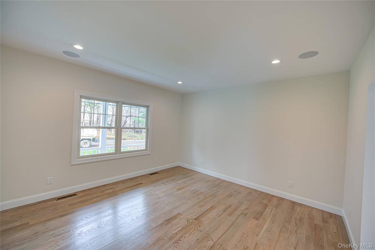 #4 photo, 176 (Birmingham Plus) Southern Boulevard, サフォーク郡 Nesconset , NY 11767