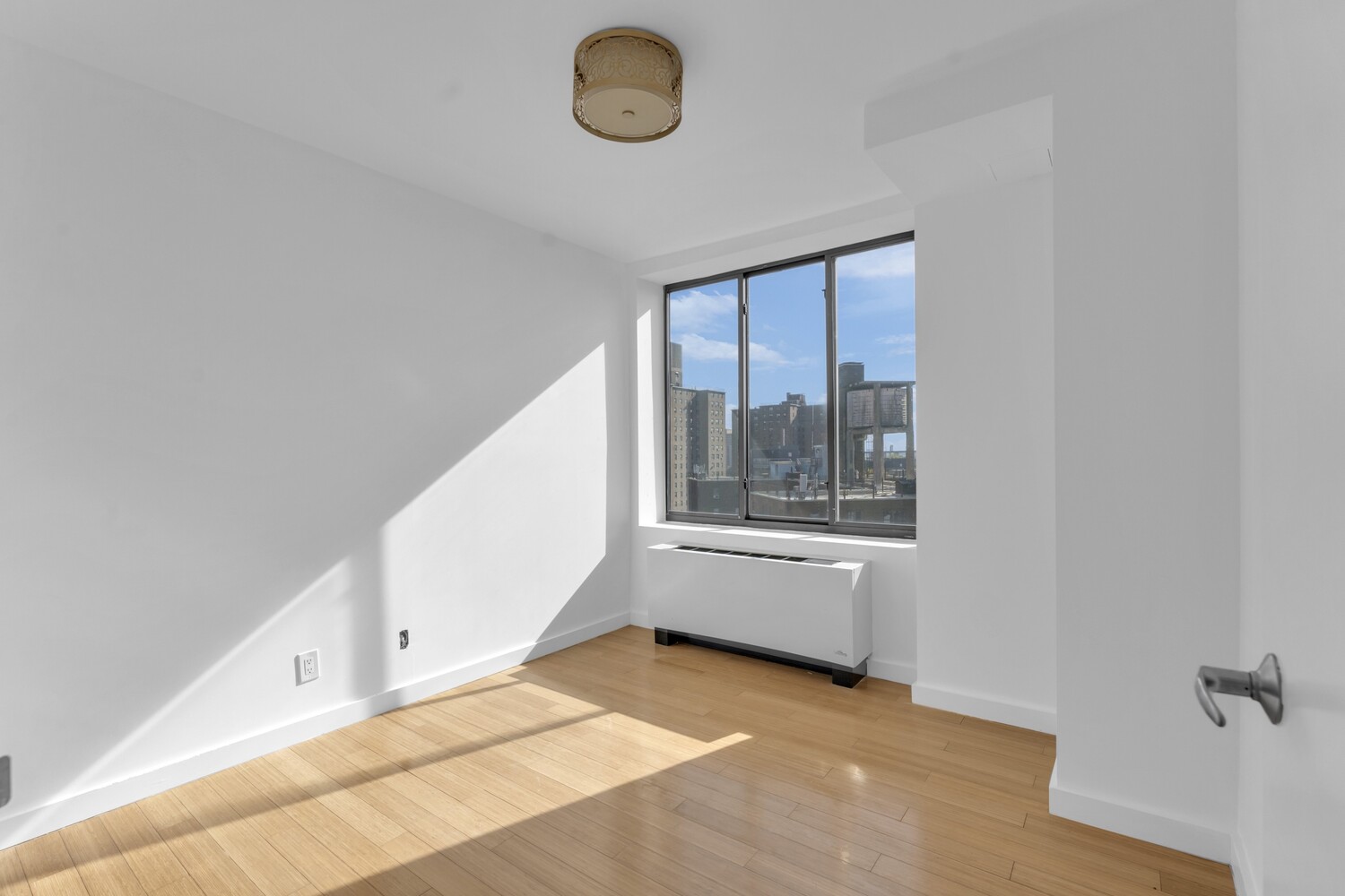 #10 photo, 353 E 104TH Street, マンハッタン East Harlem , NY 10029