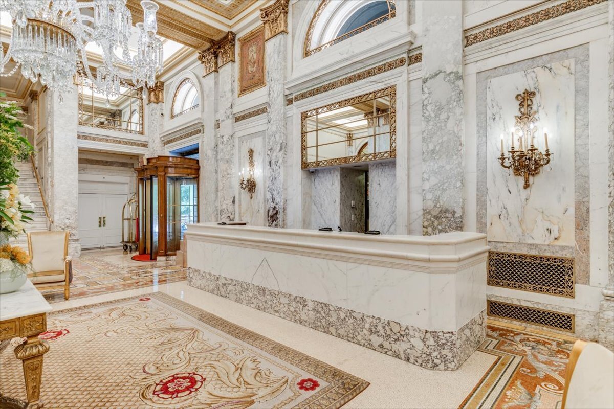 #16 photo, 1 Central Park S, マンハッタン Central Park South , NY 10019