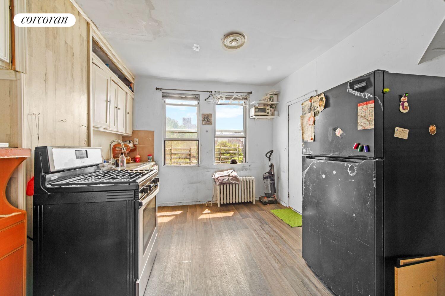 #10 photo, 30-57 14TH Street, Astoria , NY 11102