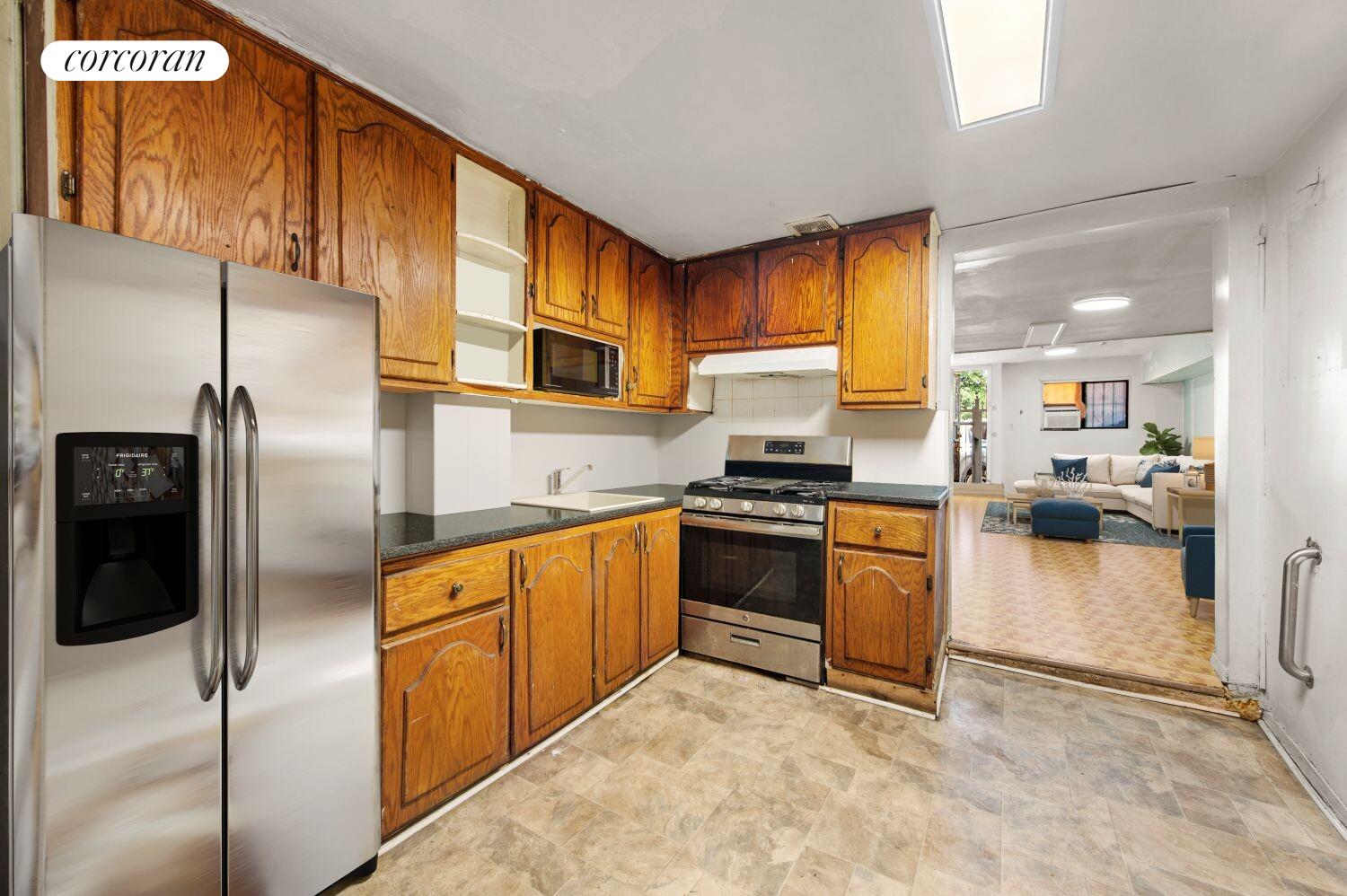 #4 photo, 30-57 14TH Street, Astoria , NY 11102