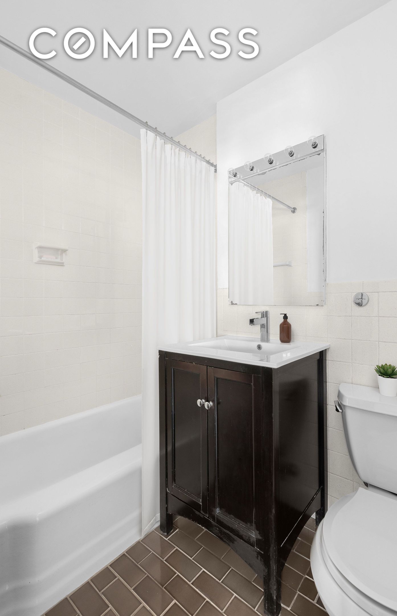 #7 photo, 10 W 15th Street, Flatiron , NY 10011