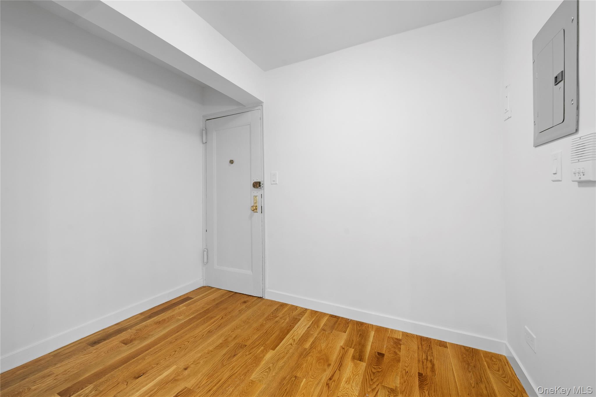 #20 photo, 25-10 31st Avenue, كوينز Astoria , NY 11106