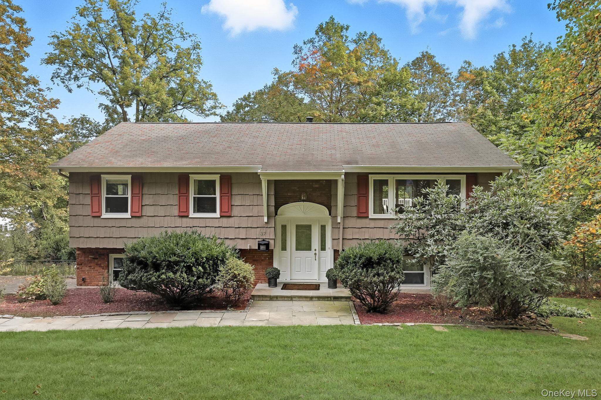 #1 photo, 37 Tulip Road, Briarcliff Manor , NY 10510