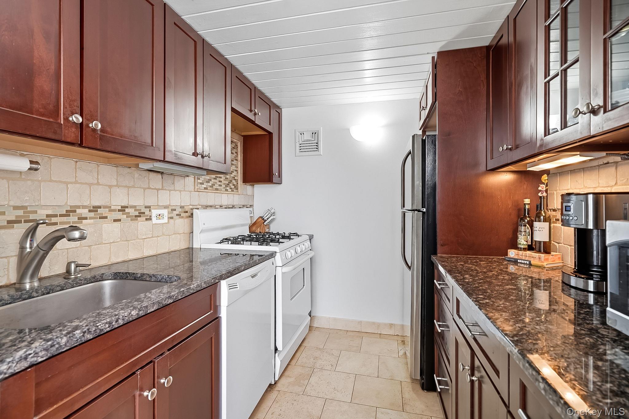 #8 photo, 1 Landmark Square, Port Chester , NY 10573