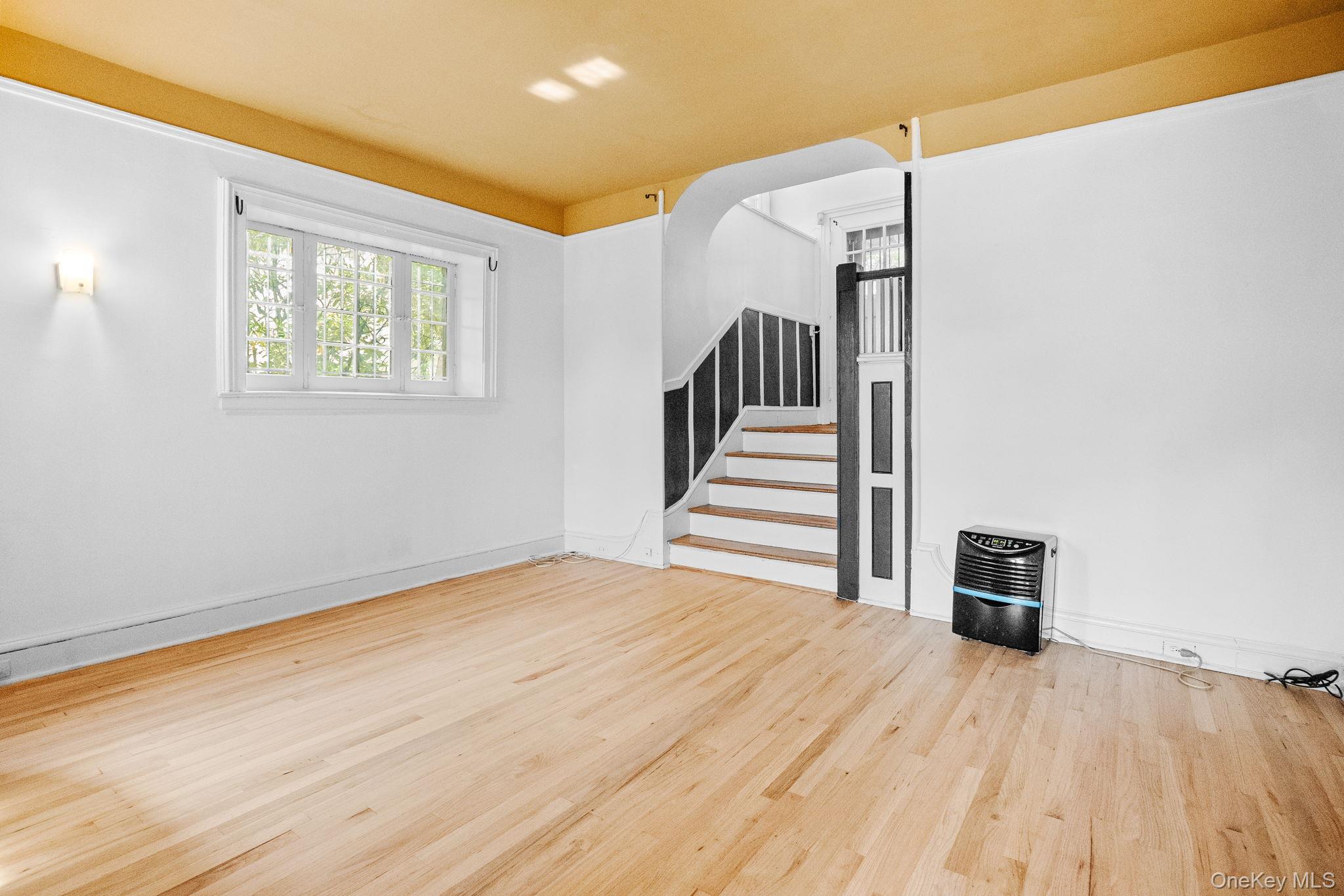 #3 photo, 72 Hamilton Avenue, New Rochelle , NY 10801