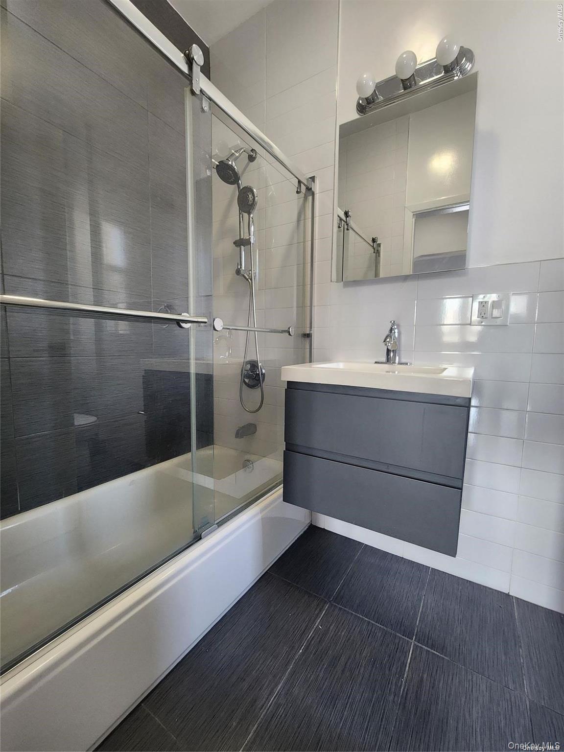 #5 photo, 36 Hillside Avenue, Williston Park , NY 11596