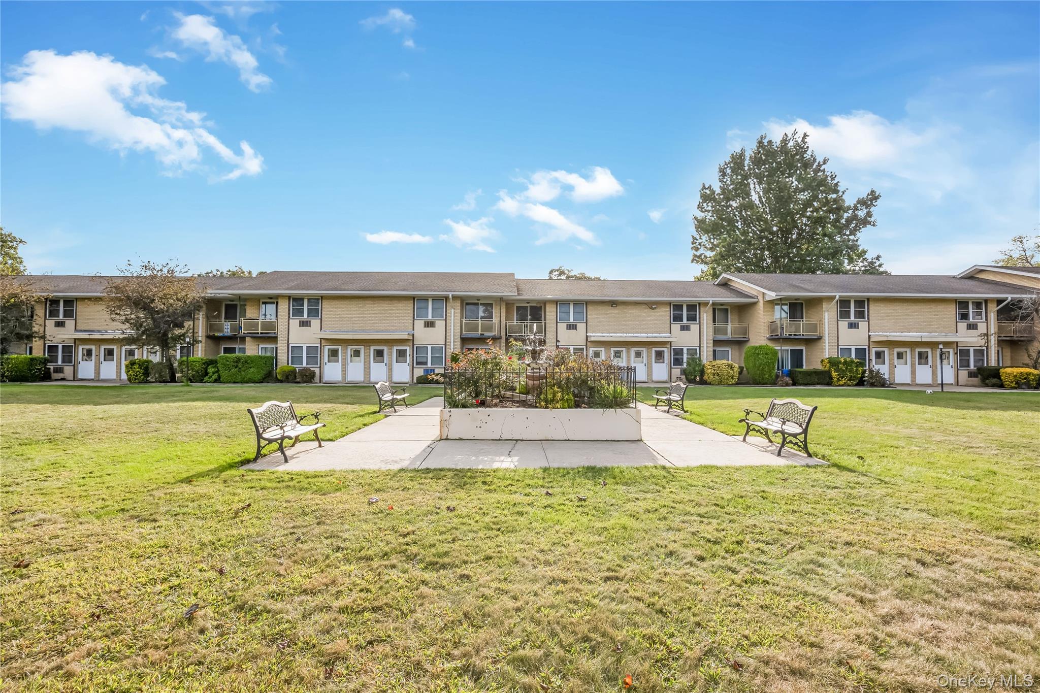 #17 photo, 700 Broadway, サフォーク郡 Amityville , NY 11701