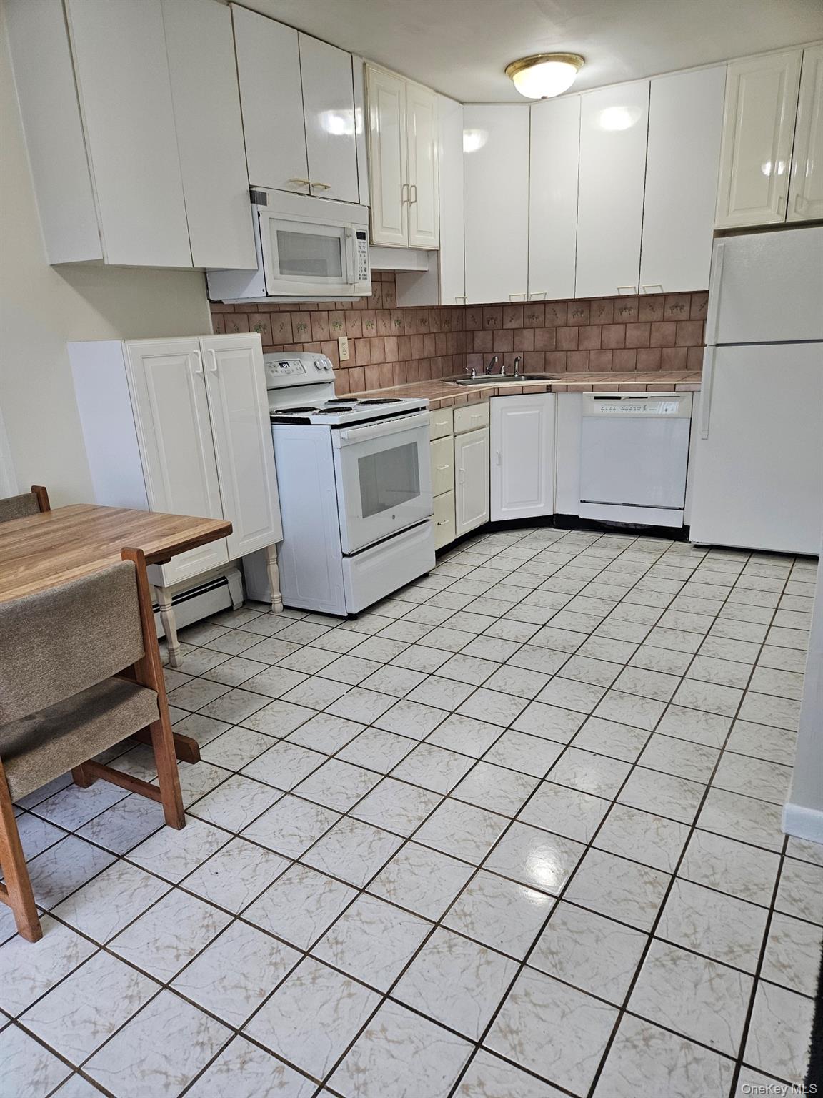 #6 photo, 700 Broadway, サフォーク郡 Amityville , NY 11701