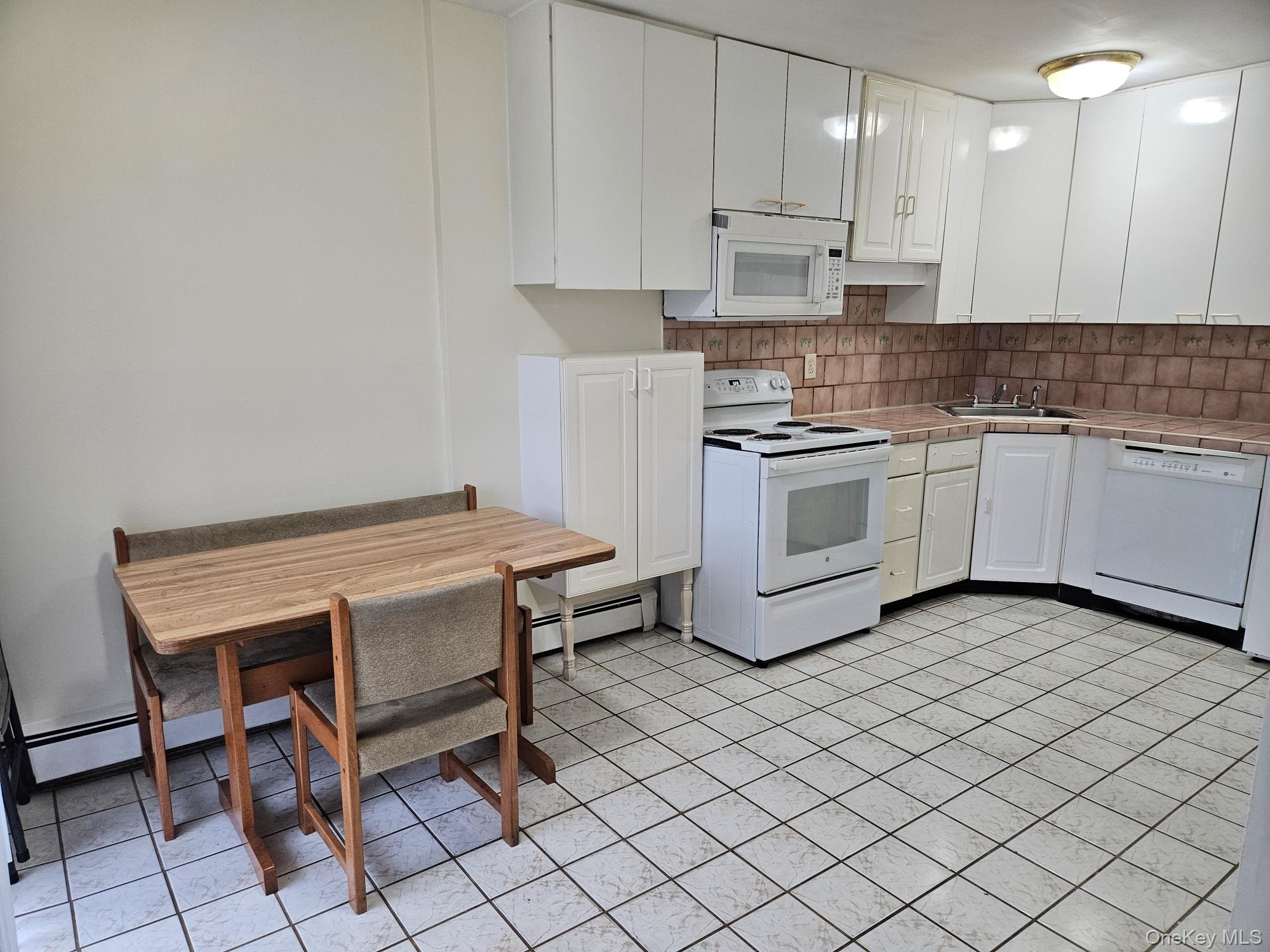 #7 photo, 700 Broadway, サフォーク郡 Amityville , NY 11701