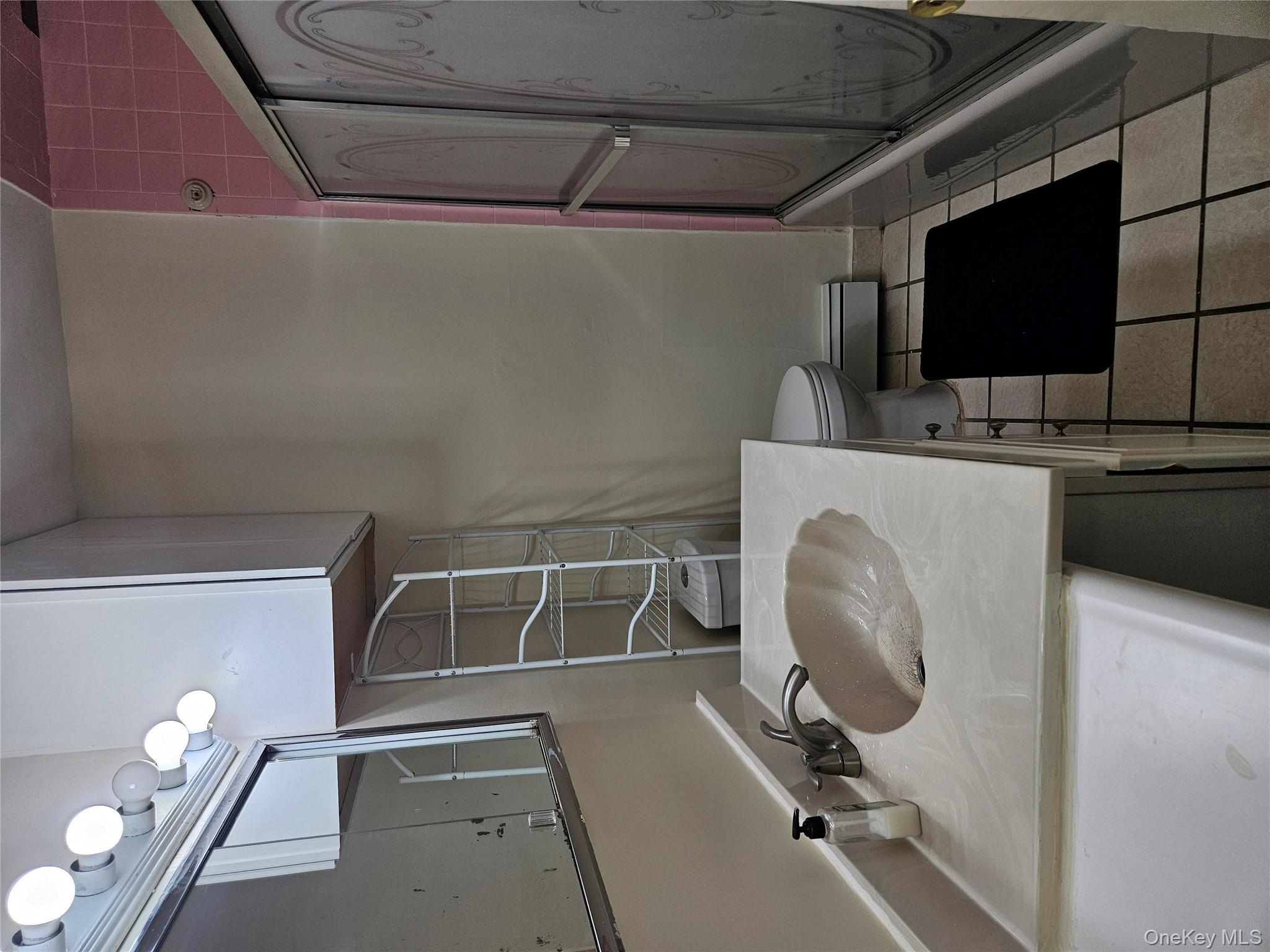 #9 photo, 700 Broadway, サフォーク郡 Amityville , NY 11701