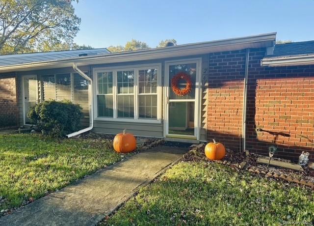 #1 photo, 261 Unit D Newcastle Court, サフォーク郡 Ridge , NY 11961