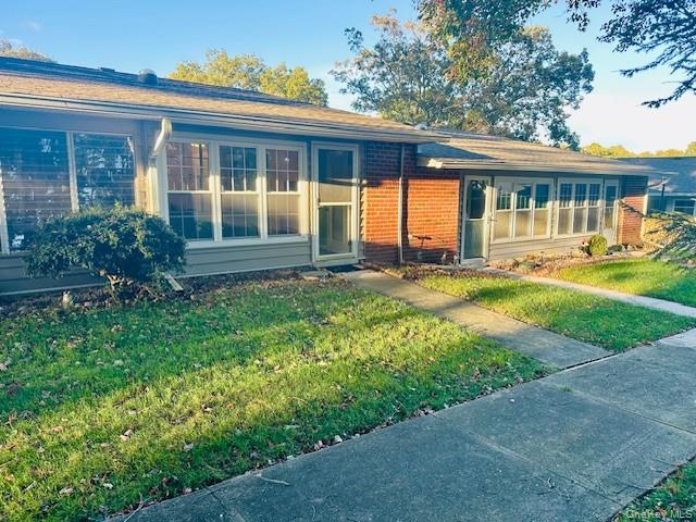 #2 photo, 261 Unit D Newcastle Court, サフォーク郡 Ridge , NY 11961