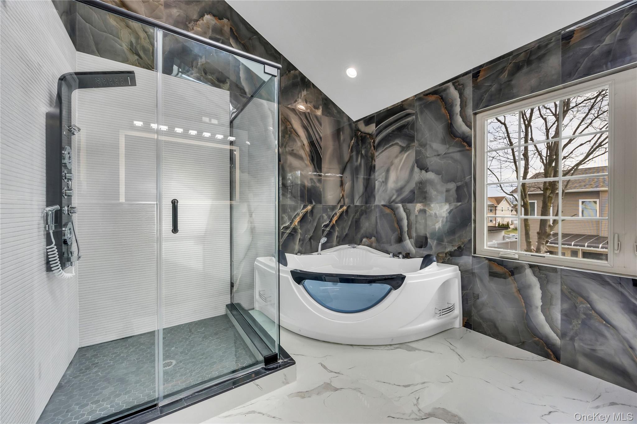 #11 photo, 157 4th Street, ナッソー郡 Hicksville , NY 11801