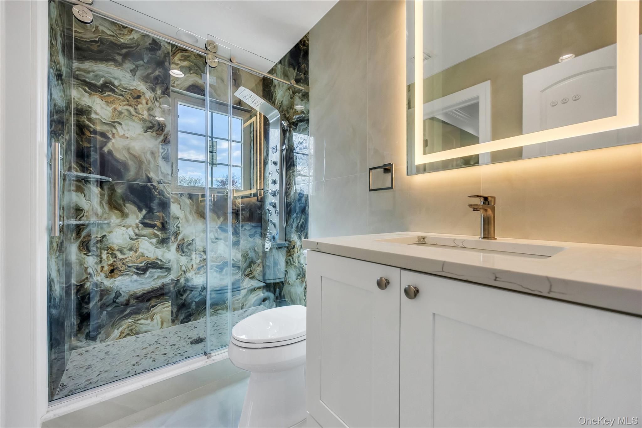 #13 photo, 157 4th Street, ナッソー郡 Hicksville , NY 11801