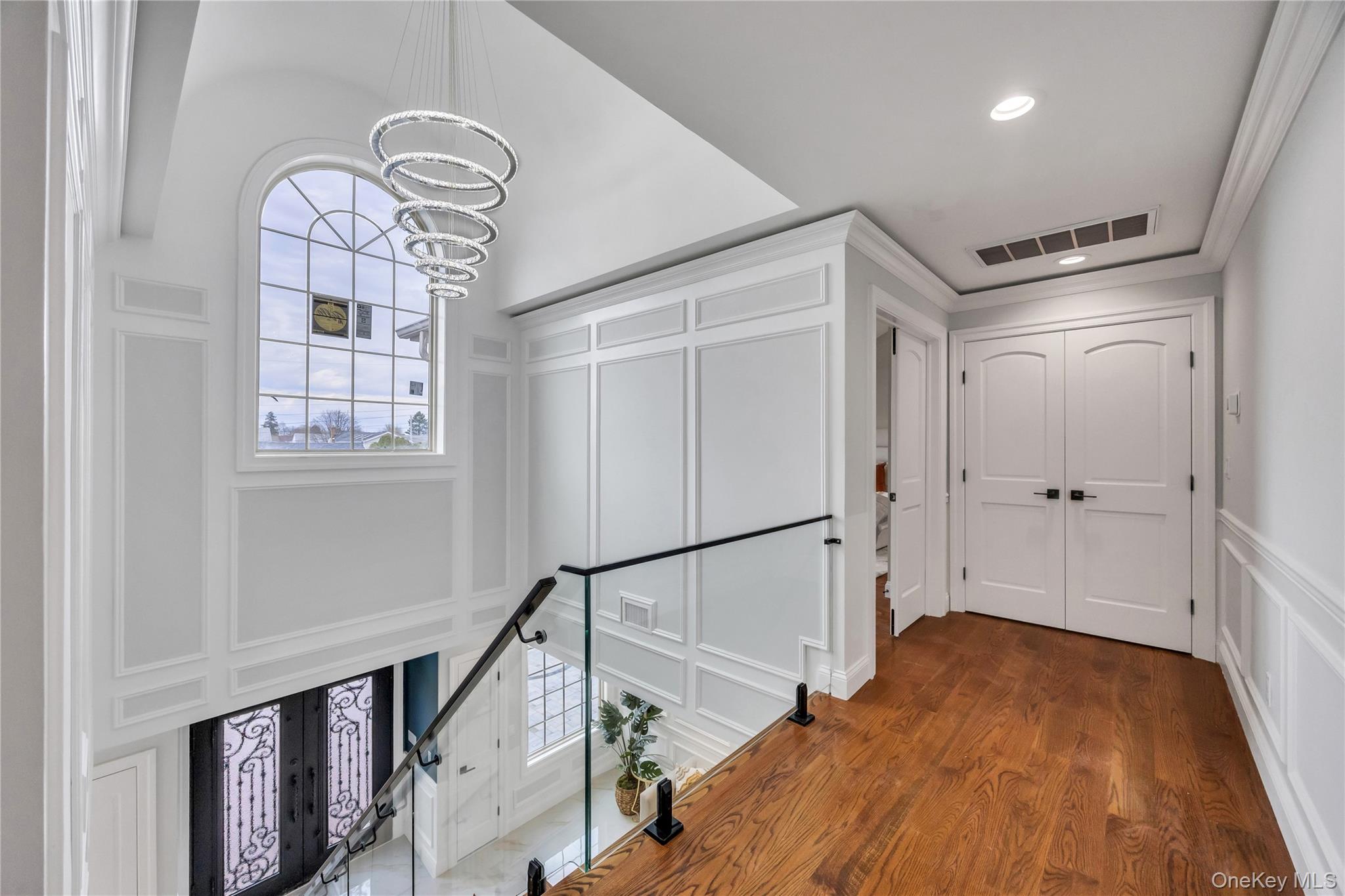 #16 photo, 157 4th Street, ナッソー郡 Hicksville , NY 11801