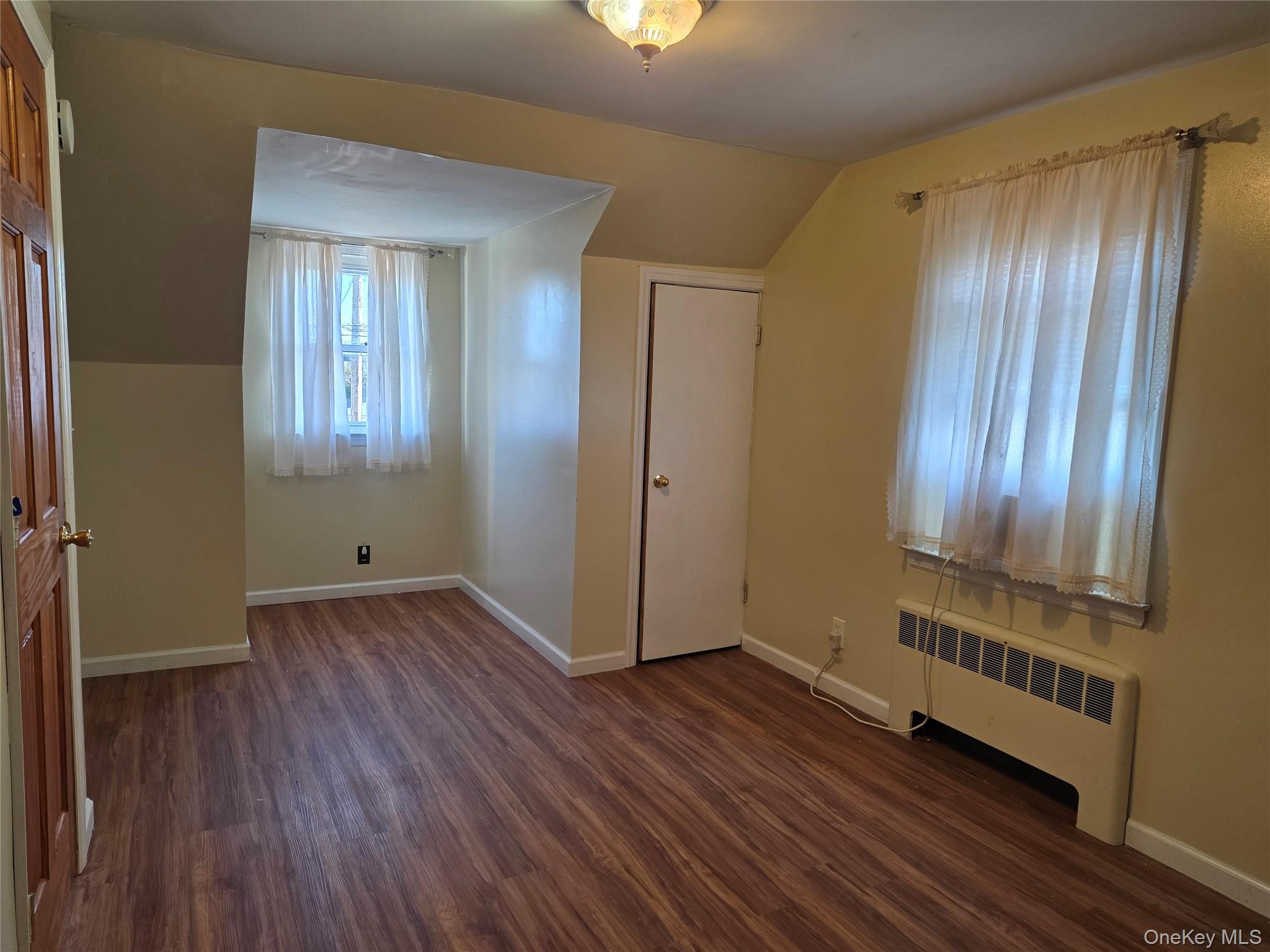 #15 photo, 220 Raff Avenue, ナッソー郡 Mineola , NY 11501