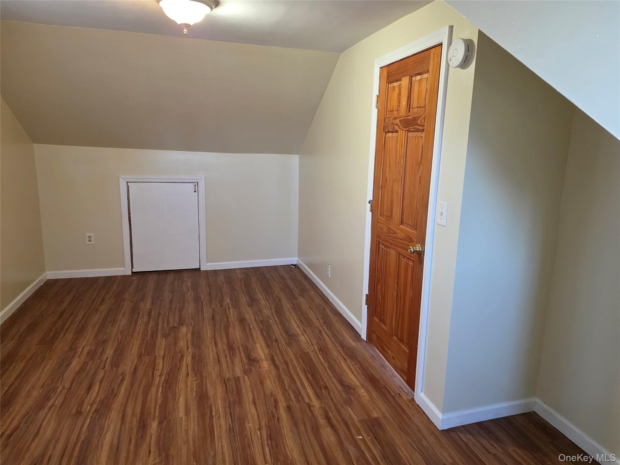 #16 photo, 220 Raff Avenue, ナッソー郡 Mineola , NY 11501