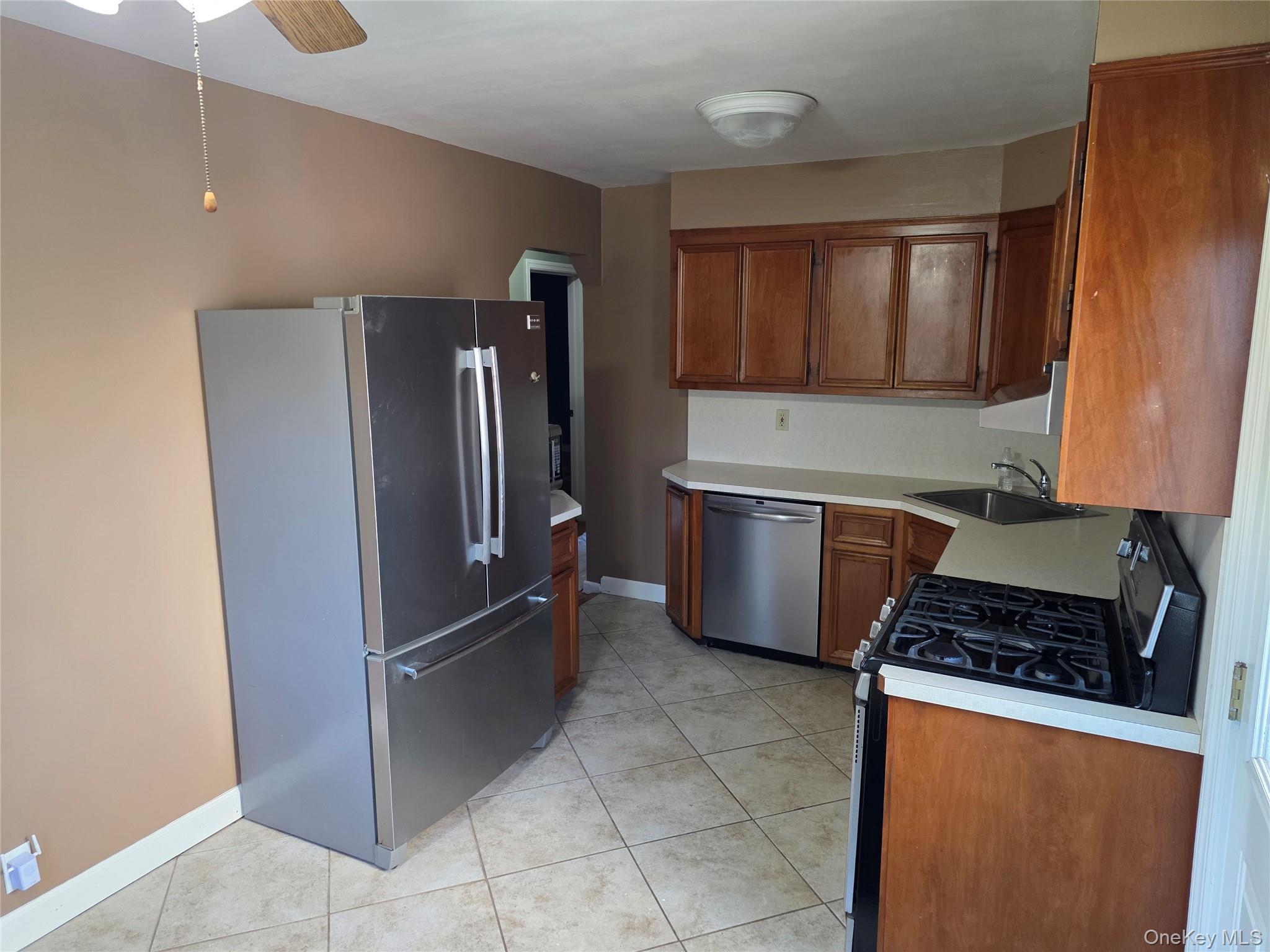 #2 photo, 220 Raff Avenue, ナッソー郡 Mineola , NY 11501