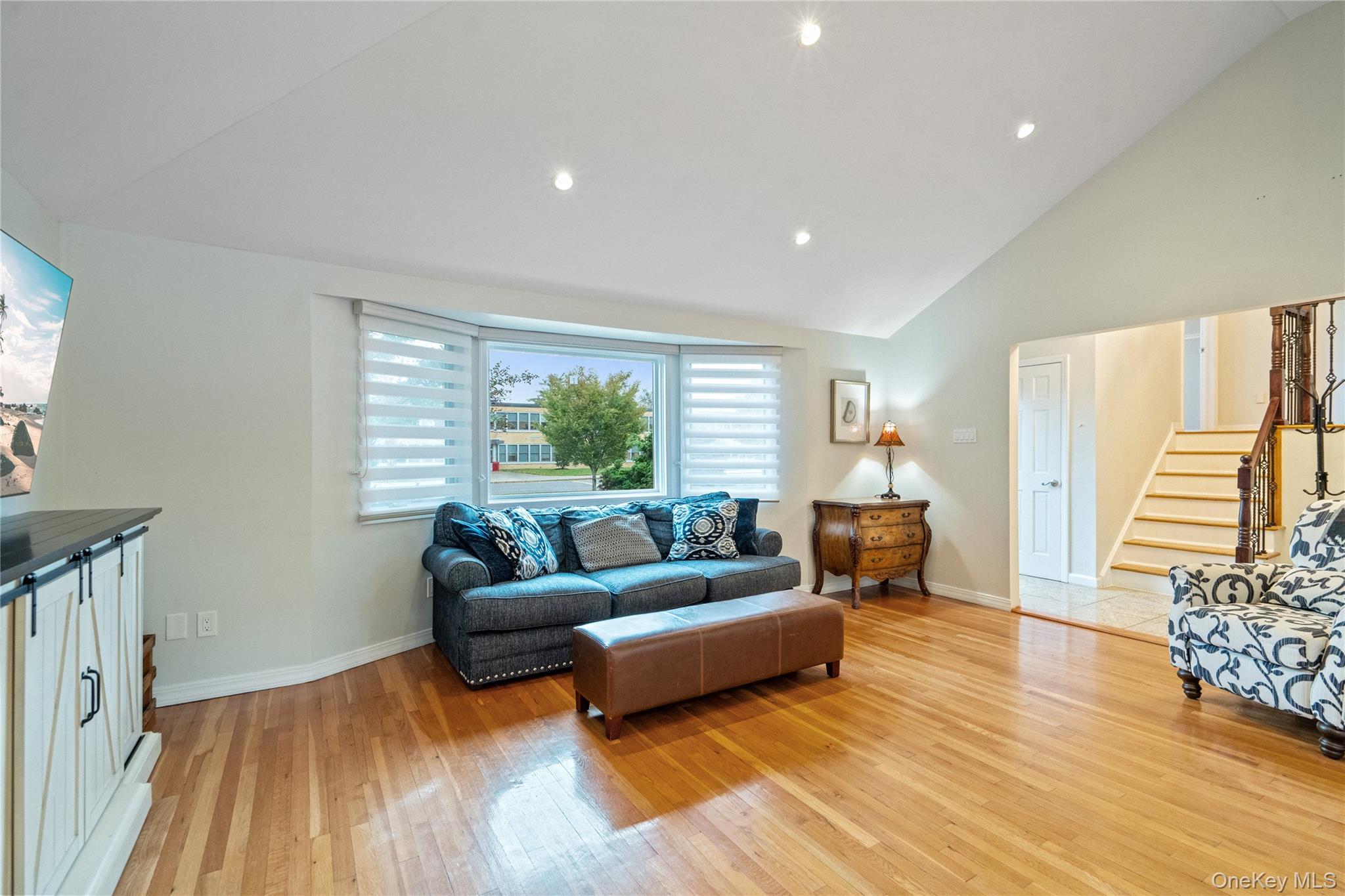 #13 photo, 240 Wyngate Drive, ナッソー郡 Massapequa , NY 11758