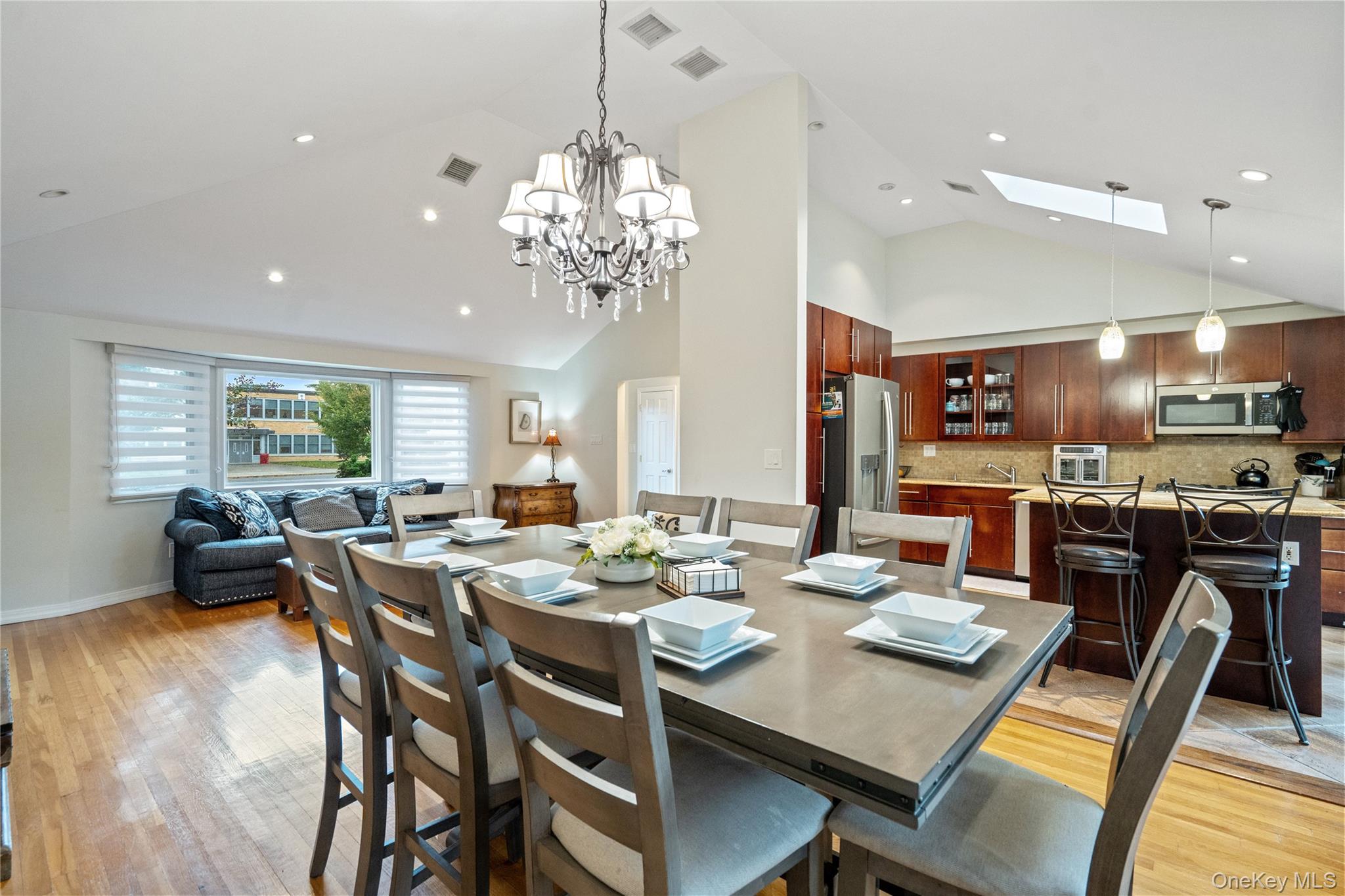 #18 photo, 240 Wyngate Drive, ナッソー郡 Massapequa , NY 11758