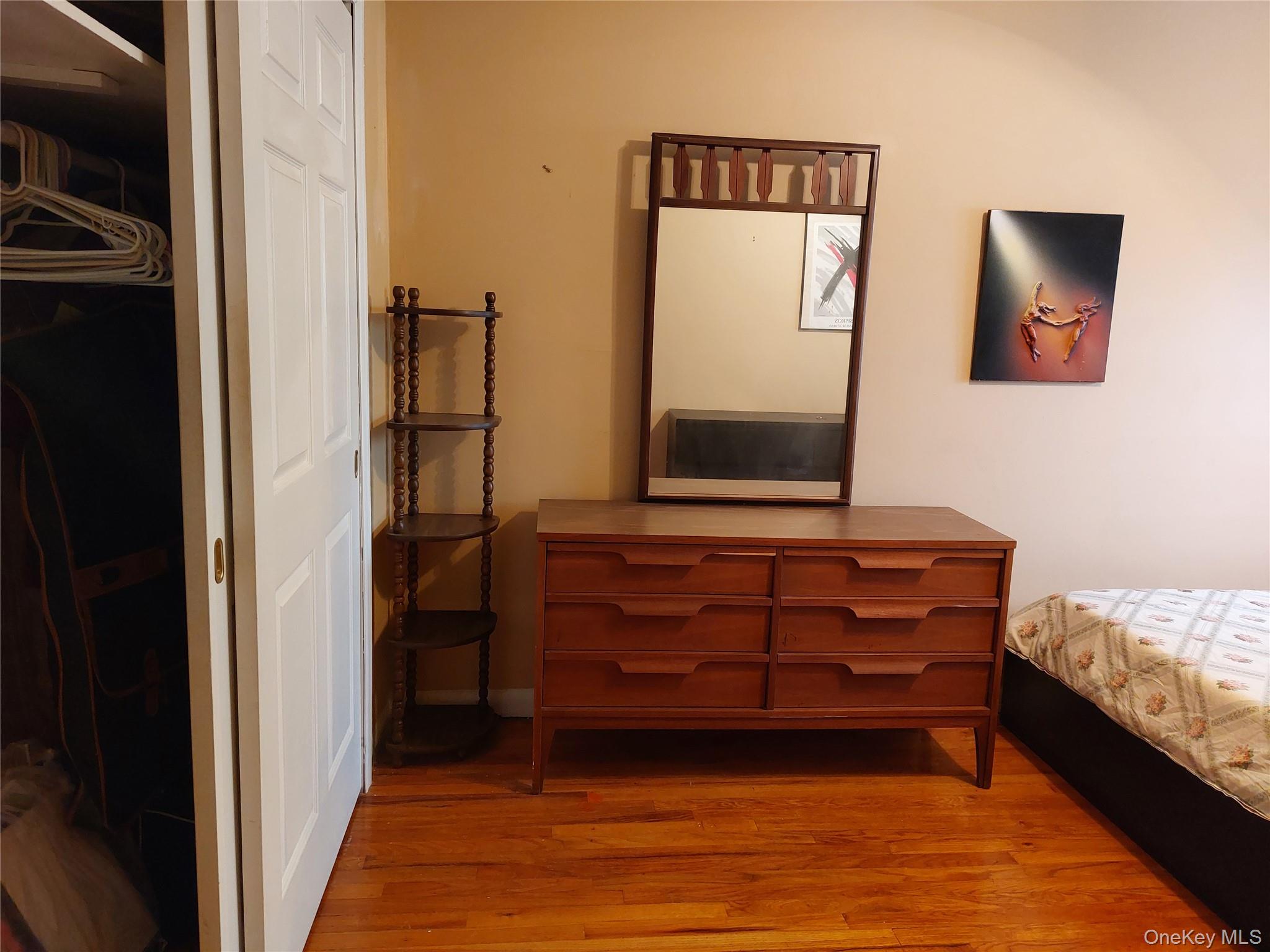 #12 photo, 108-19 48 Avenue, クイーンズ区 Corona , NY 11368