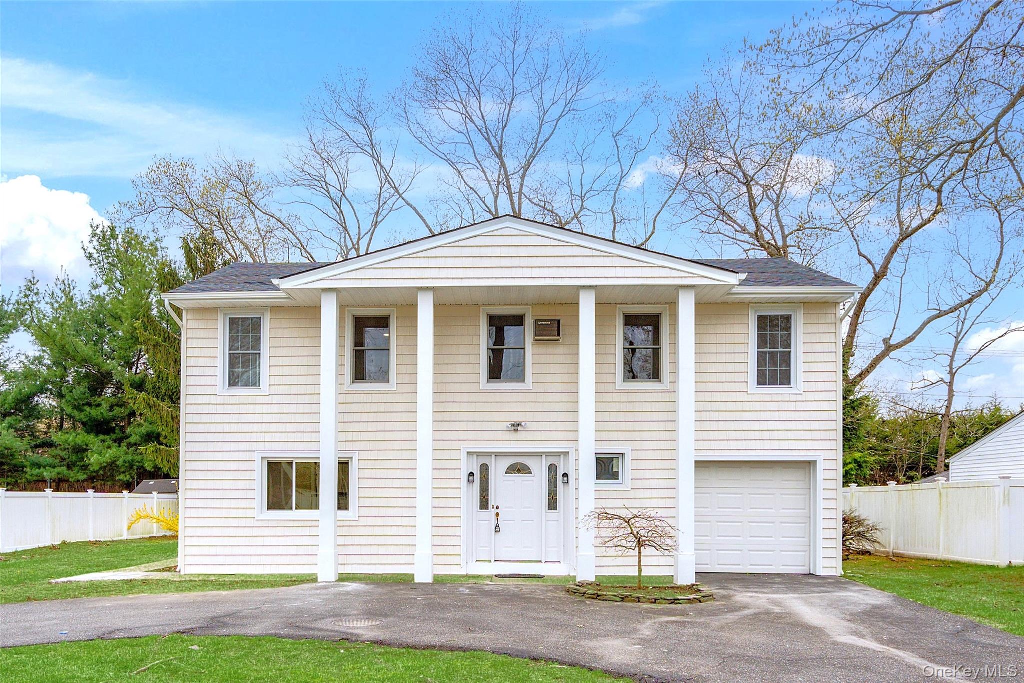 #1 photo, 36 Pinewood Drive, サフォーク郡 Commack , NY 11725