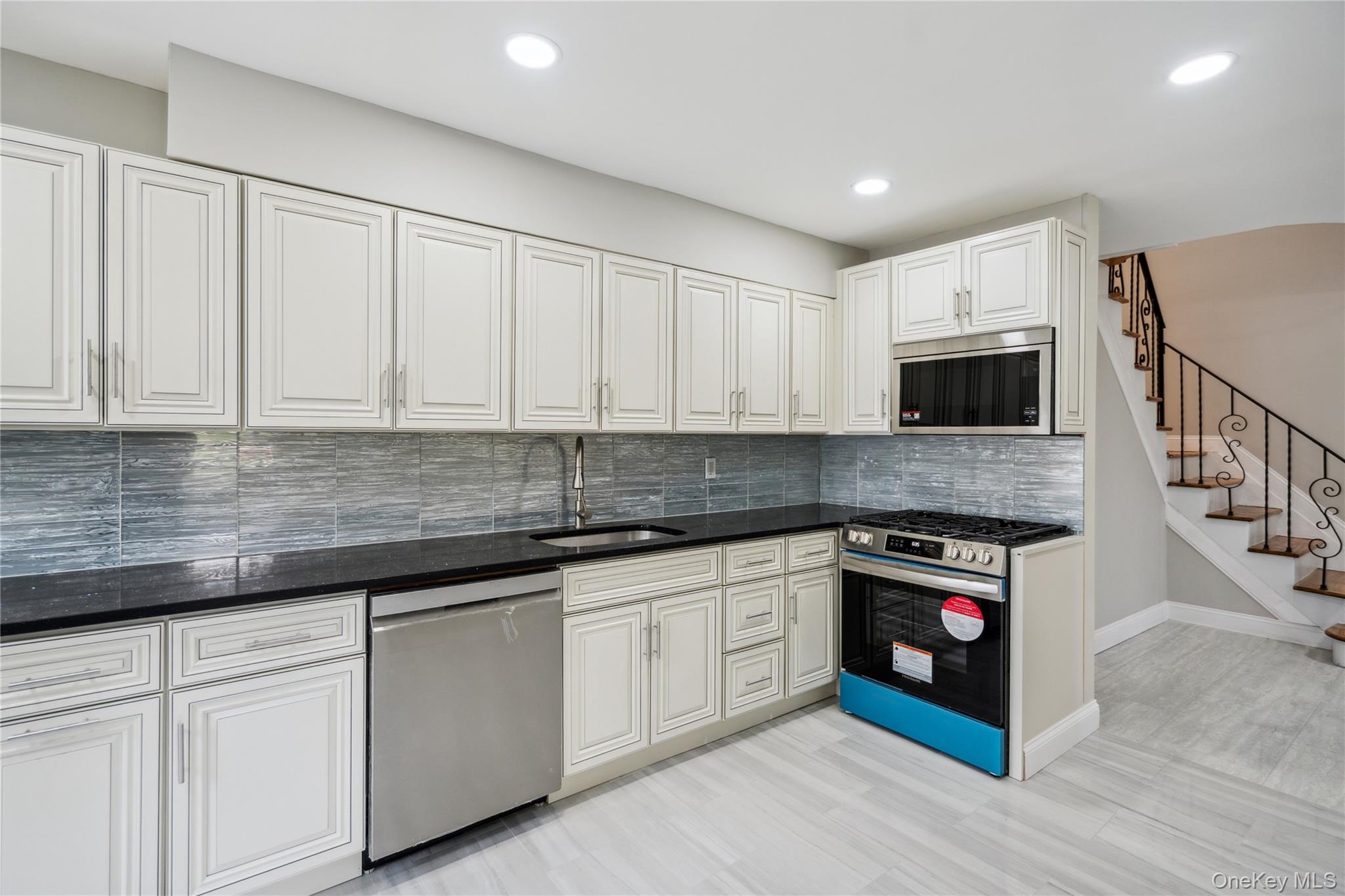 #10 photo, 36 Pinewood Drive, サフォーク郡 Commack , NY 11725