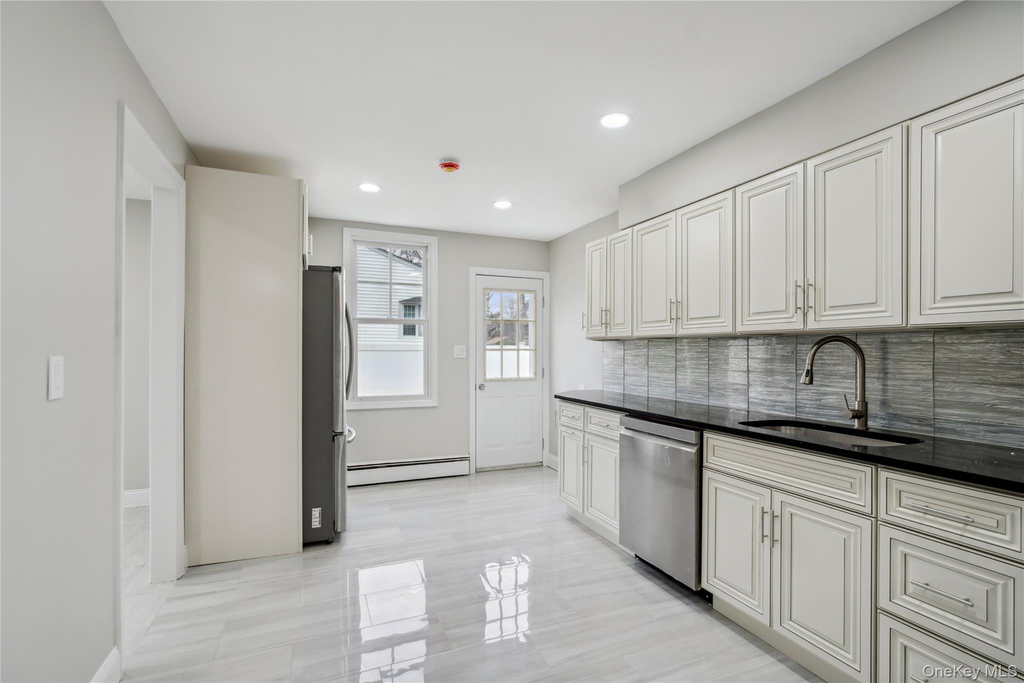 #8 photo, 36 Pinewood Drive, サフォーク郡 Commack , NY 11725