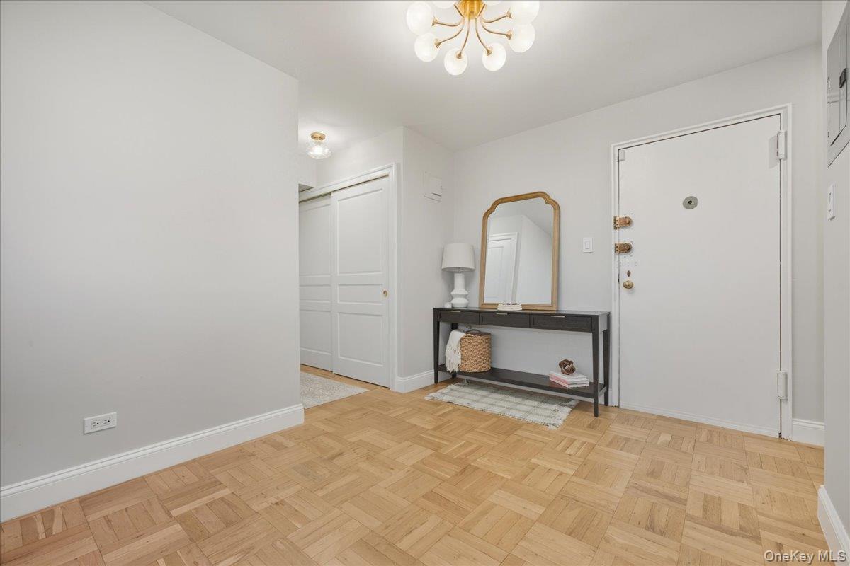 #4 photo, 21140 18th Avenue, クイーンズ区 Bayside , NY 11360